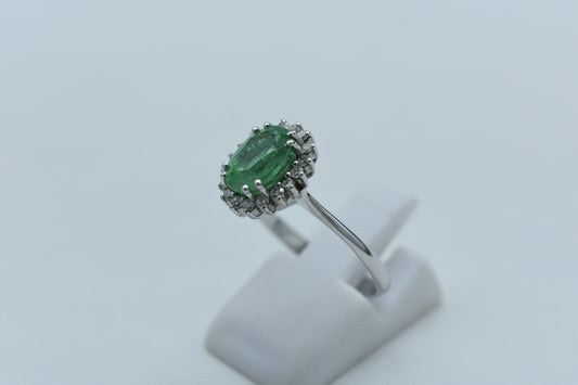 Anello con smeraldo e diamanti