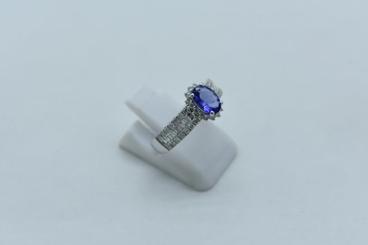 Anello con tanzanite e diamanti