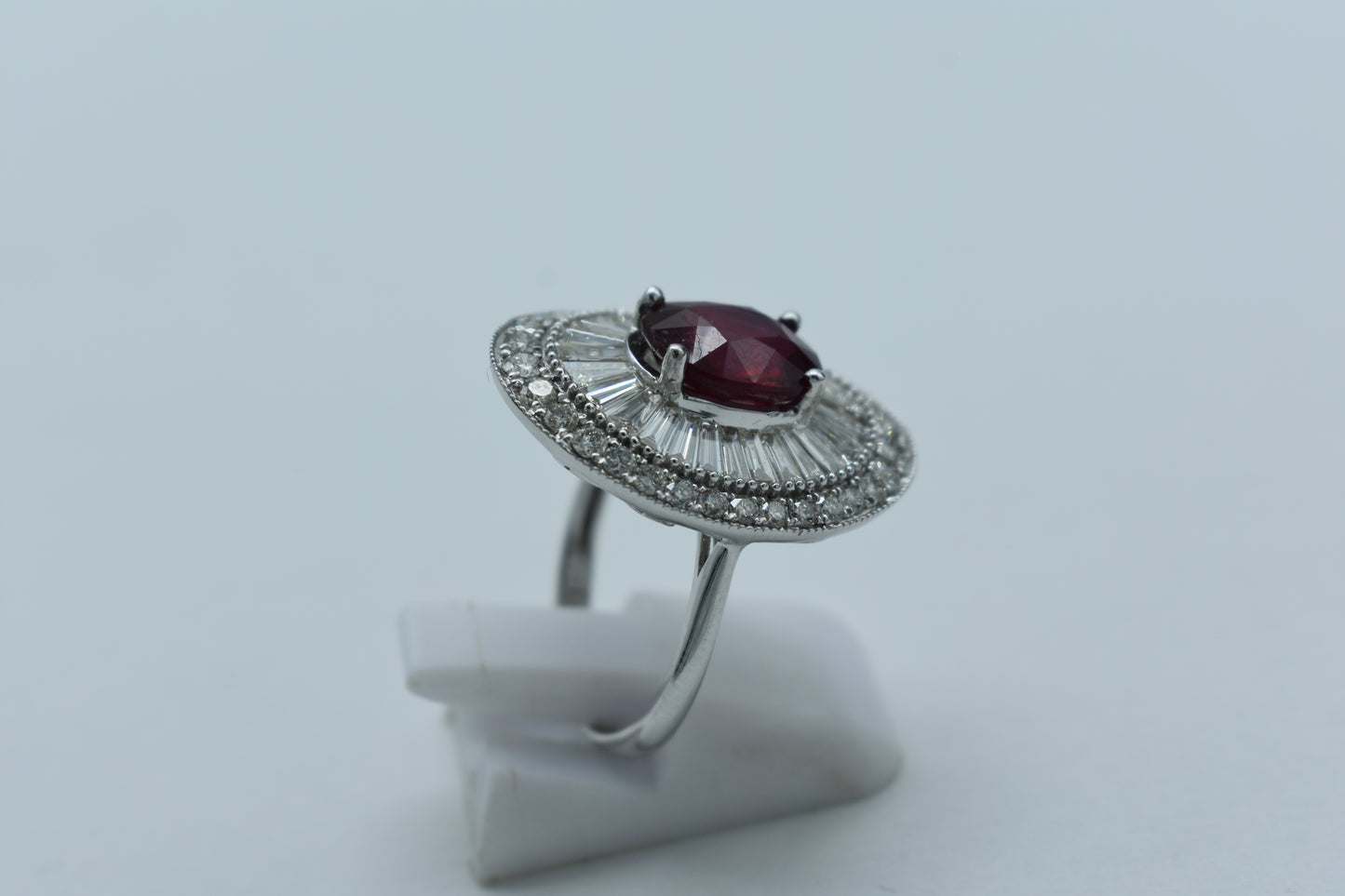 Anello ventaglio di rubino