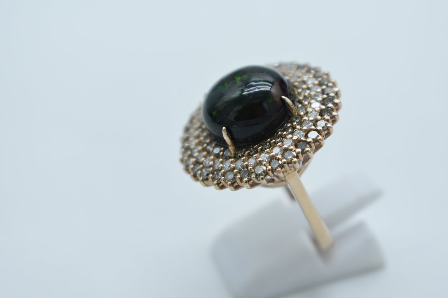 Anello opale e diamanti