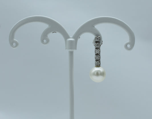 Orecchini pendenti con perla