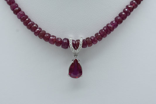 Collana filo di rubini con pendente