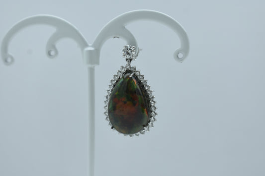 Orecchi opale verde e diamanti