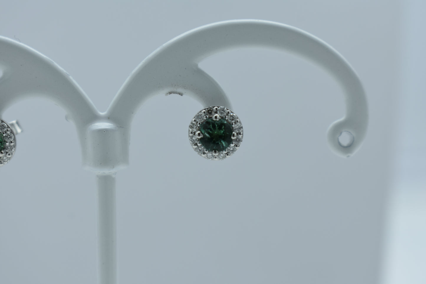 Orecchini punto luce di smeraldo