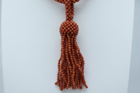 Collana con pendente di corallo