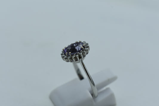 Anello con ametista e diamanti