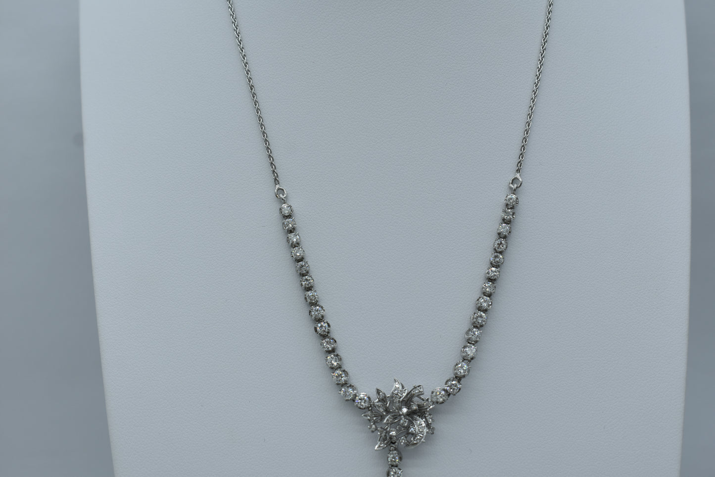 Collana con opale e diamanti