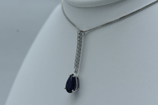 Collana pendente con zaffiro