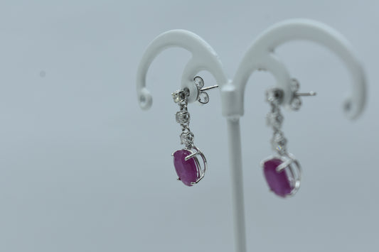 Orecchini con diamanti e rubino