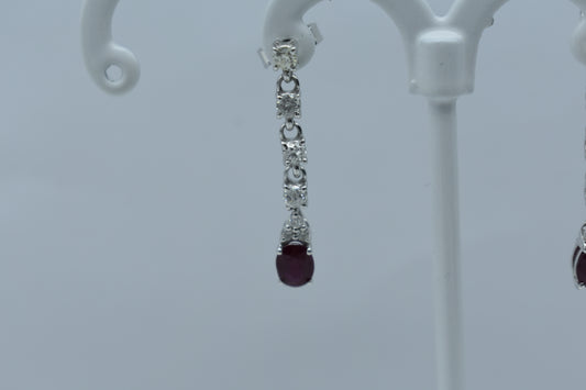 Orecchini pendenti con rubino