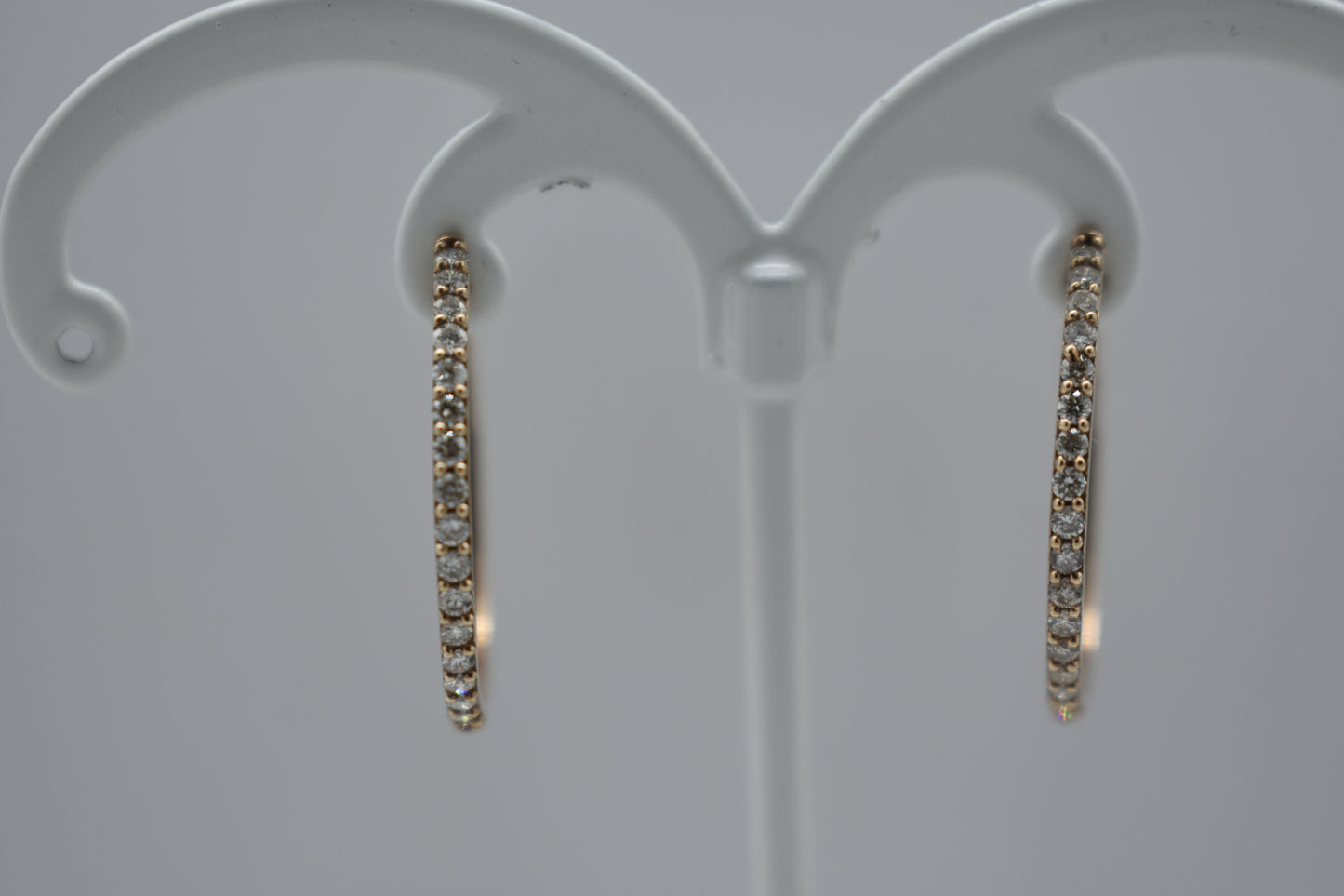 Orecchini cerchio con diamanti