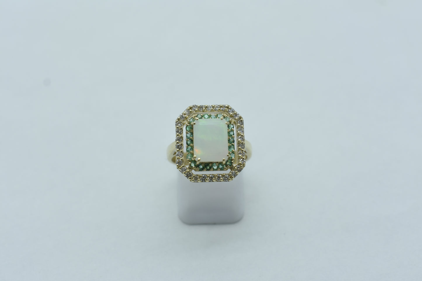 Anello con opale e smeraldo