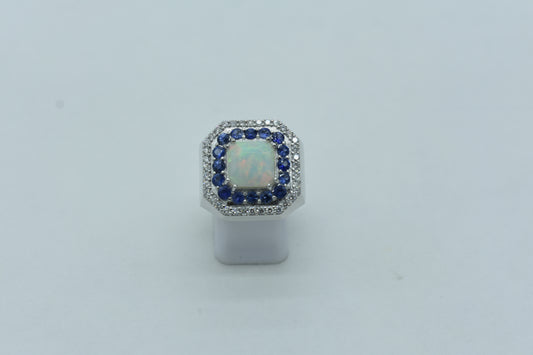 Anello con Opale e giro di Zaffiri e Diamanti
