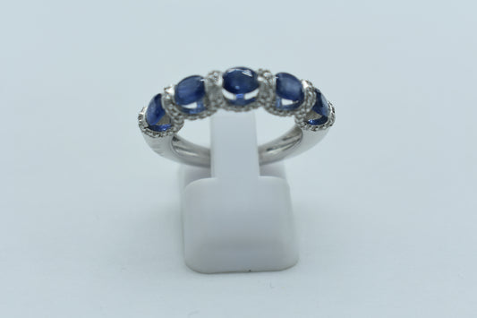 Anello veretta di zaffiri