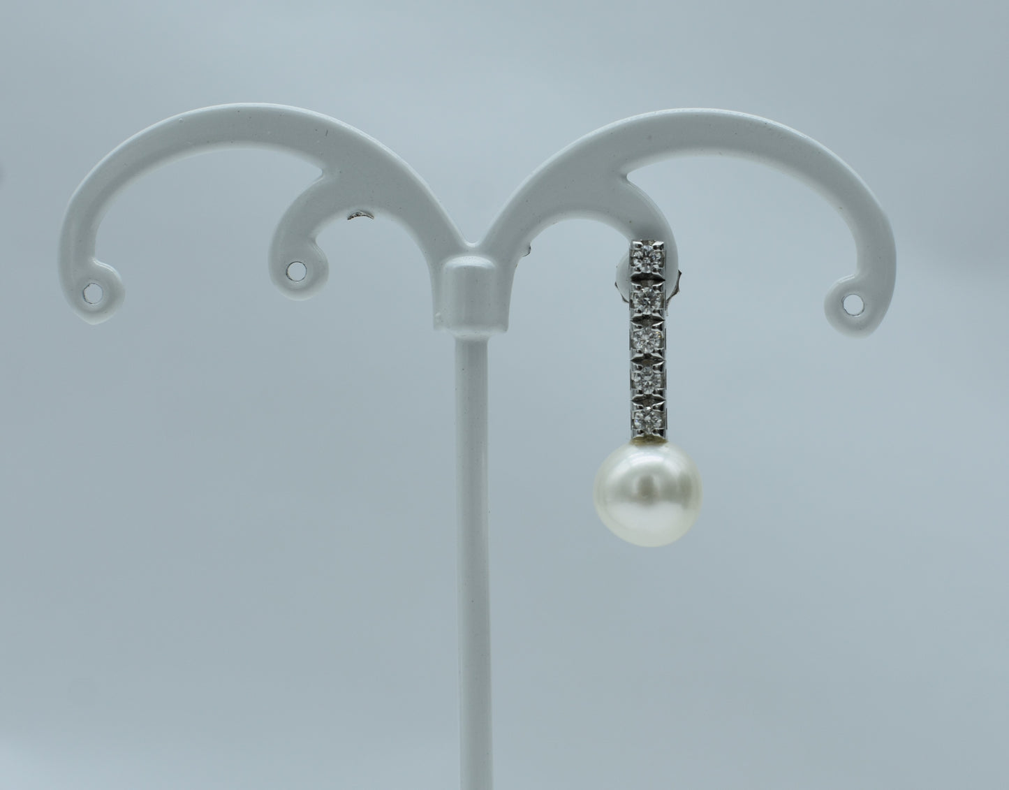 Orecchini pendenti con perla