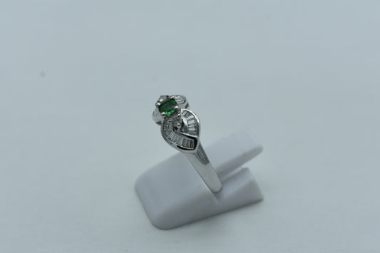 Anello con diamanti e smeraldo