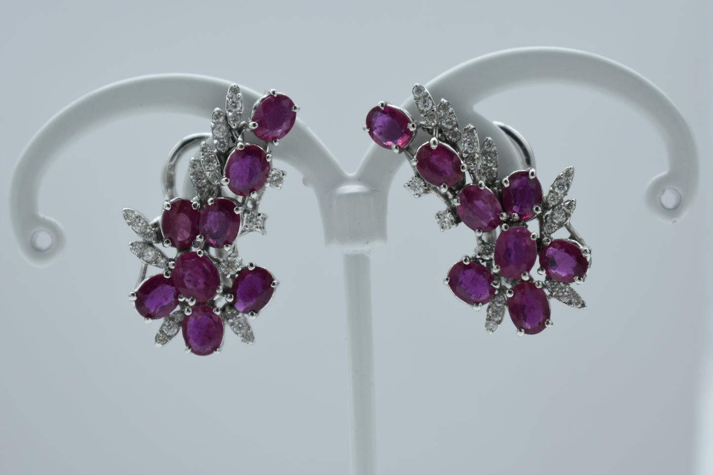 Orecchini di rubini e diamanti