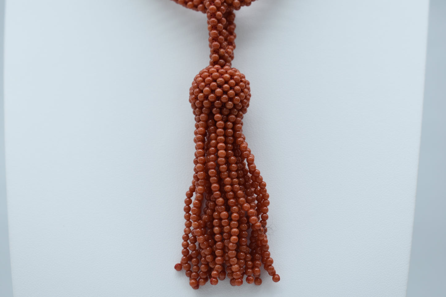 Collana con pendente di corallo