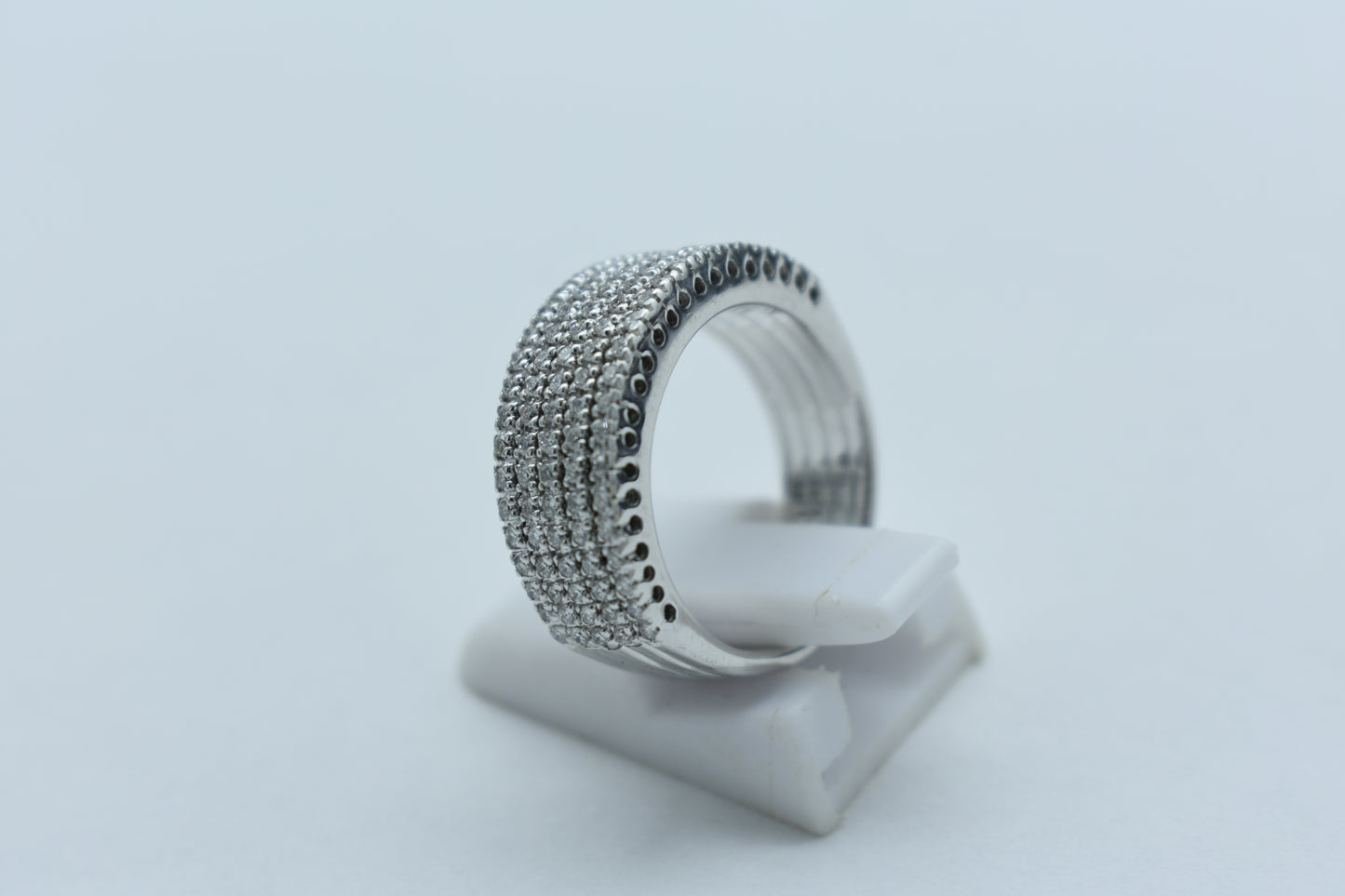 Anello fascia di diamanti