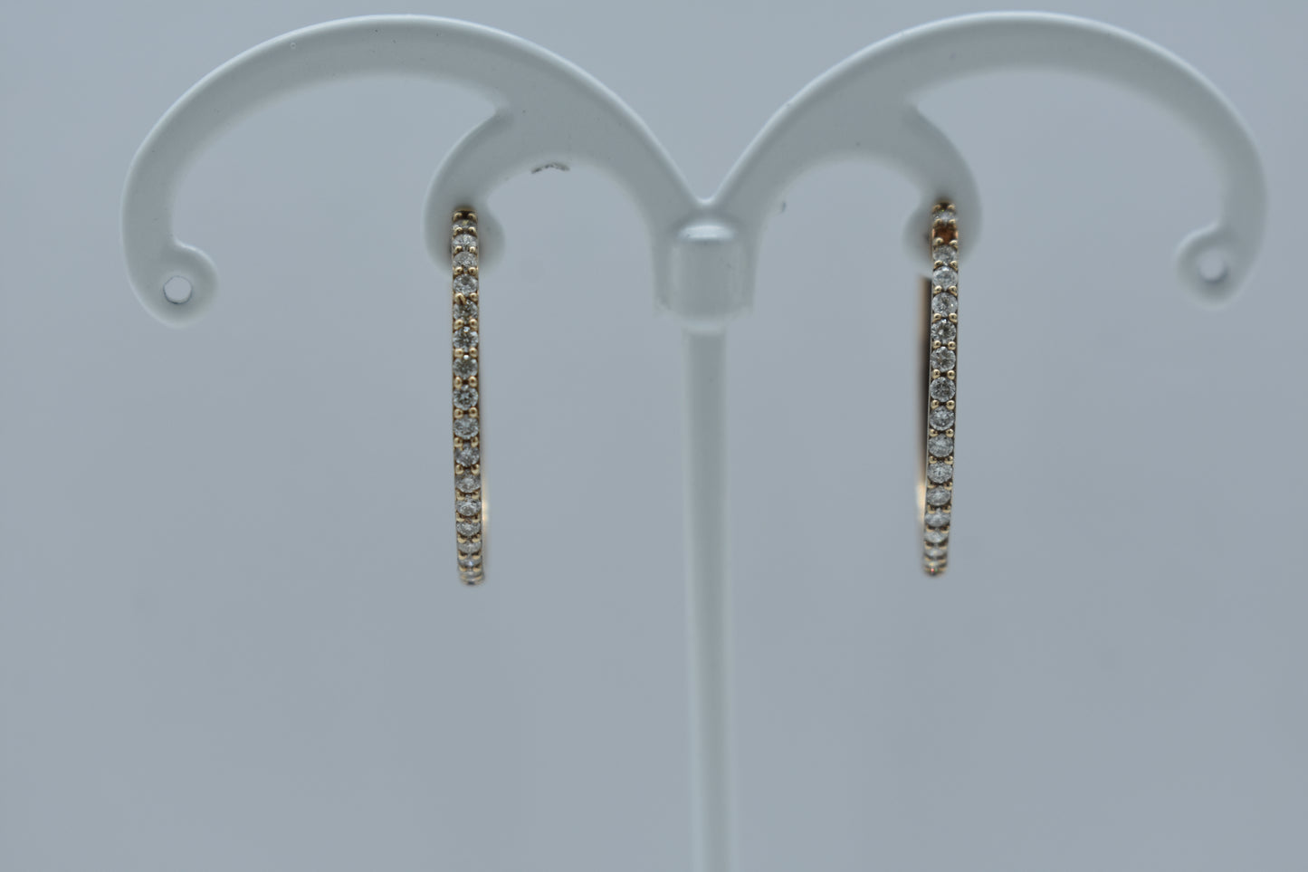 Orecchini cerchio con diamanti