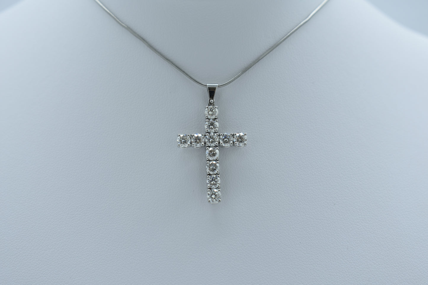 Collana pendente con croce