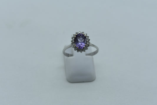 Anello con ametista e diamanti