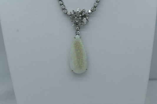 Collana con opale e diamanti