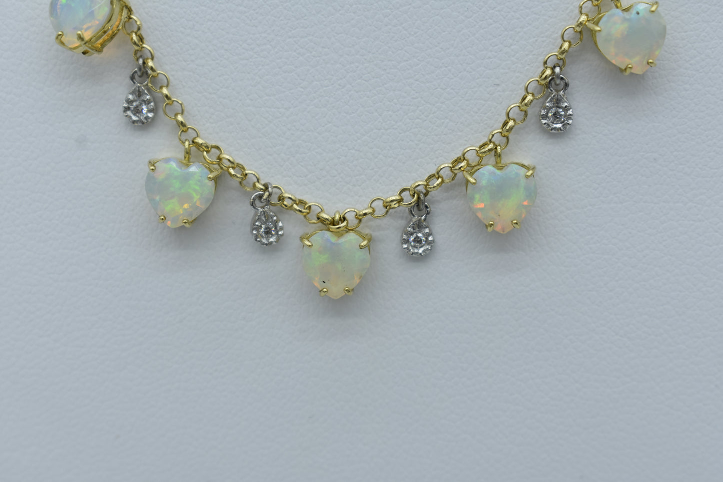 Collana con cuori di opale
