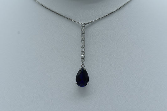 Collana pendente con zaffiro