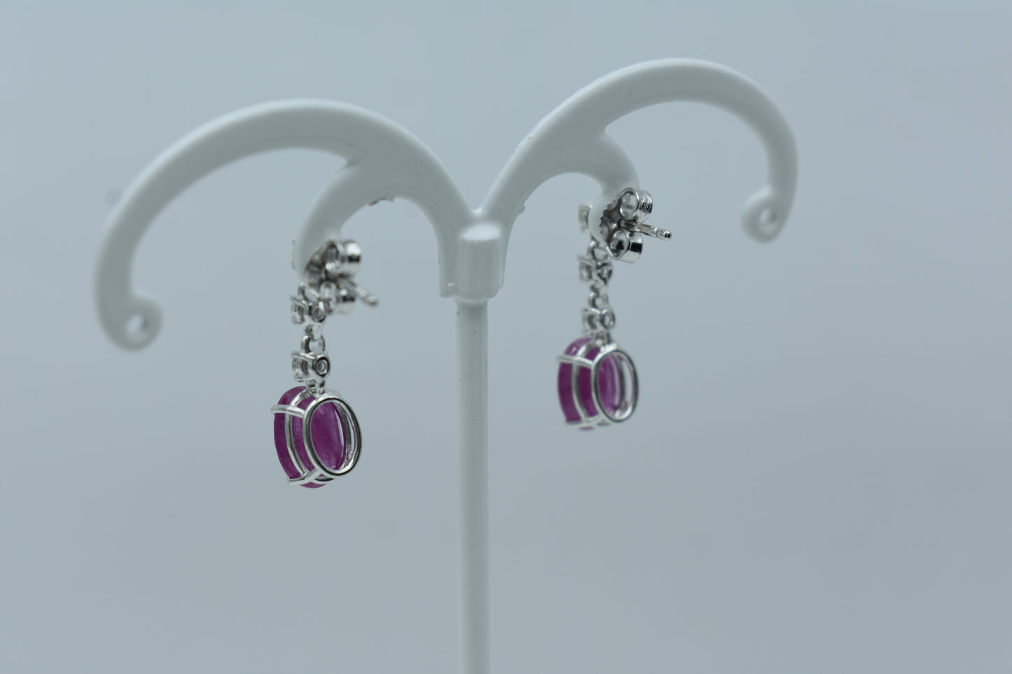 Orecchini con diamanti e rubino