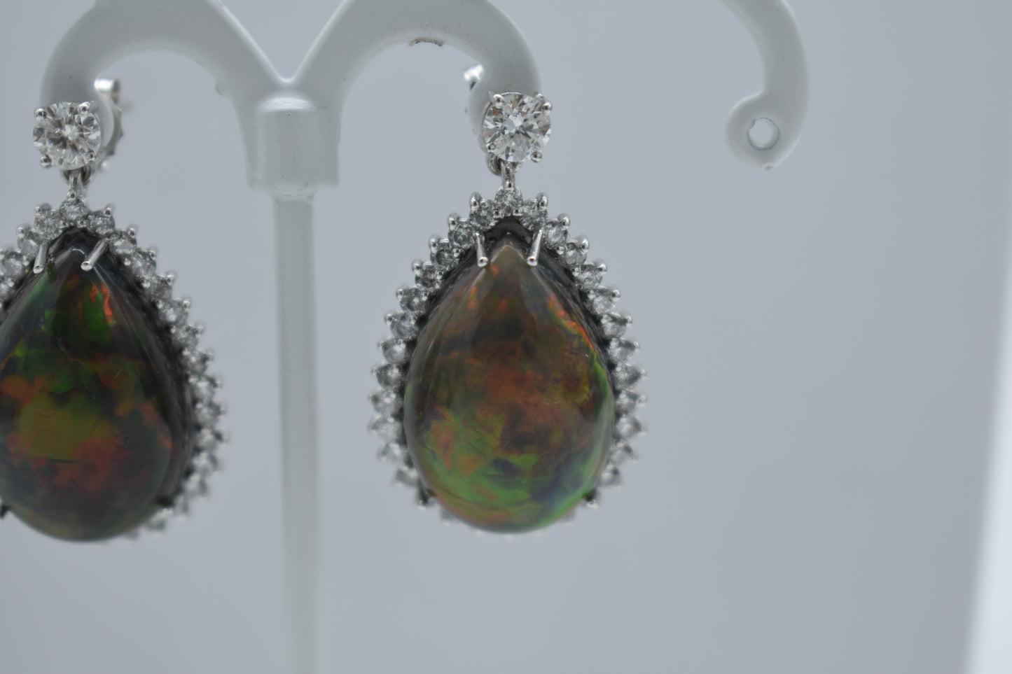 Orecchi opale verde e diamanti