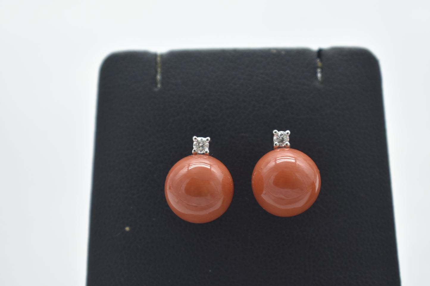 Orecchini sfera corallo